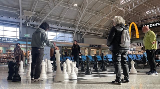 Scacchiera all’Aeroporto di Cagliari 